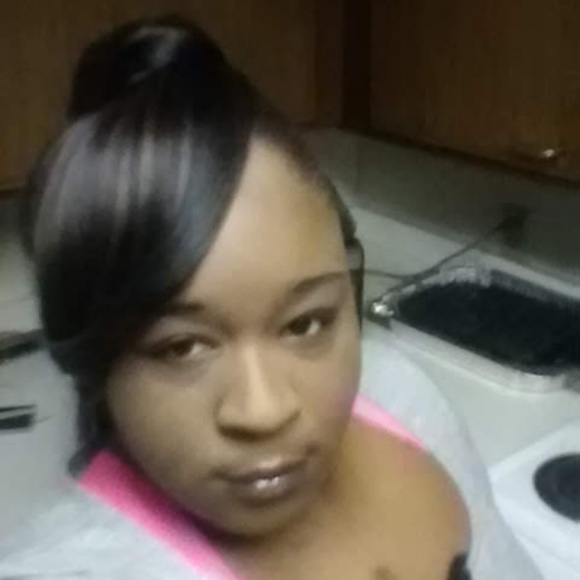 Meet your Posher, Nia - Picture 3 of 4